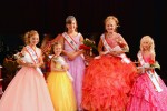 (l – r) 3rd Runner-Up Ava Roseberry, 1st Runner-Up Paytn Smith, Miss Teeny Pop 2016 Abigail Bennett, , 2nd Runner-Up Melanie Lee, and 4th Runner-Up Braelyn Miller.